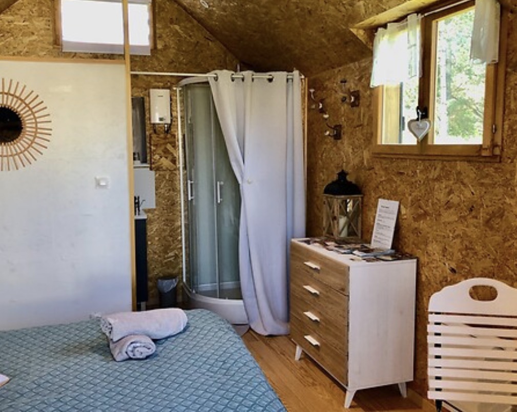 L’intérieur chaleureux de la Tiny House